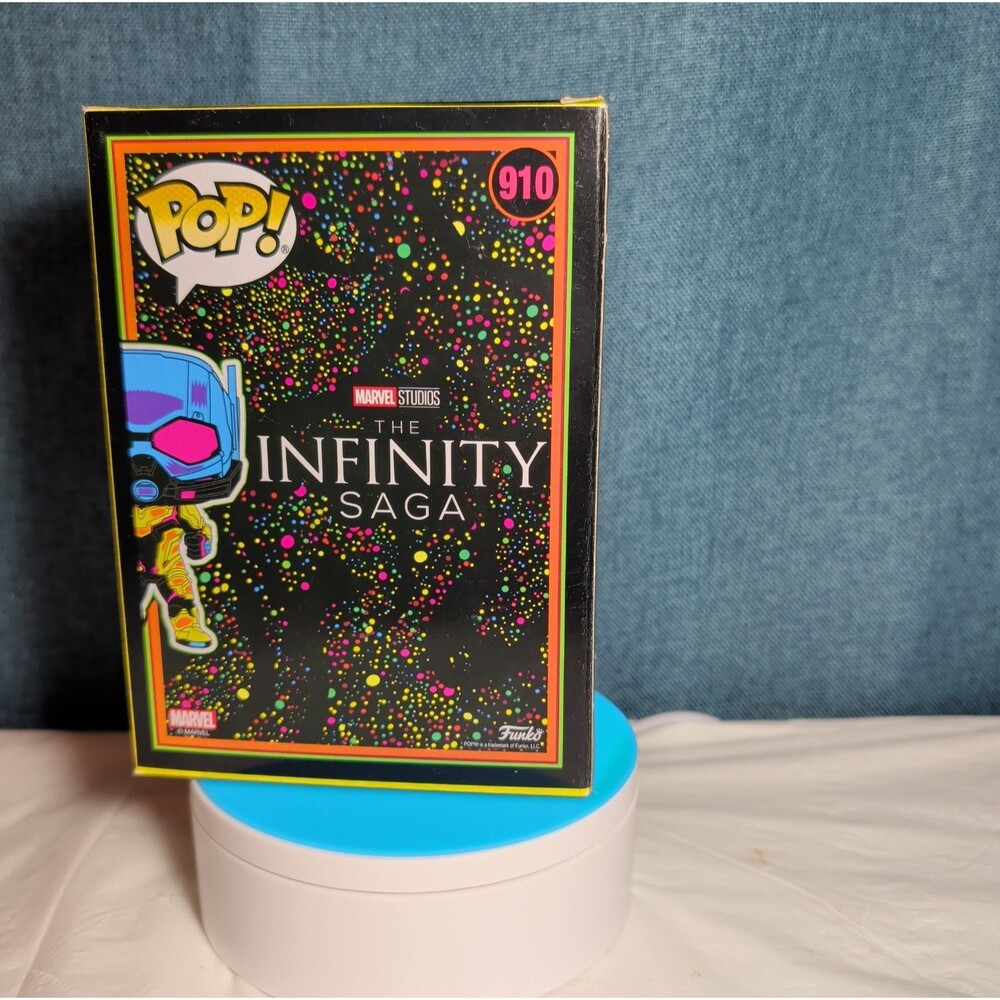 Funko Pop Ant-Man 910 Avengers Endgame Blacklight Target Exclusive PreOwned - Picture 4 of 16